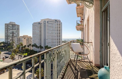 Downtown Long Beach Appartement | Iconic Sea Views, Prime Location 1 bed 1 bath walk to sea and shops