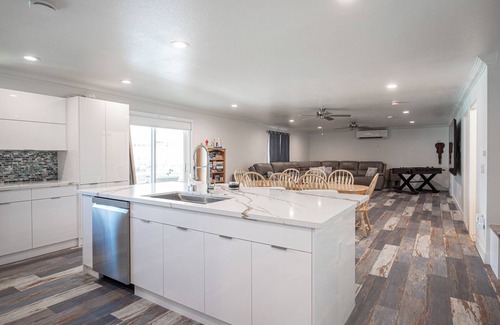 Las Vegas Maison | Iconic Vegas Estate - Mins to Strip /Airport /Events