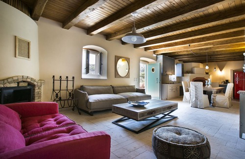 Aetos Villa | Iconic Villas, Villa Rosa avec piscine privée et vue imprenable sur la montagne