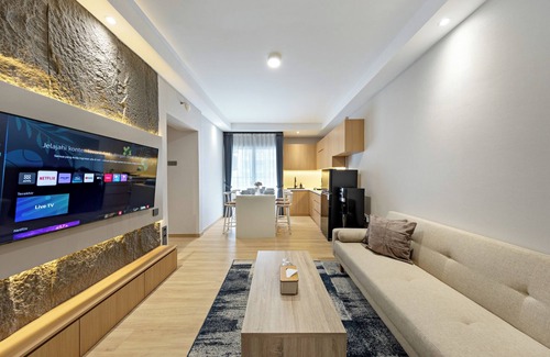 Jakarta Appartement | Newly Renovated 2BR Apt and Direct Mall Access