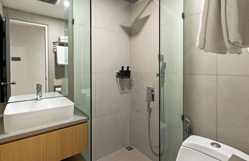 Jakarta Appartement | Newly Renovated 2BR Apt and Direct Mall Access