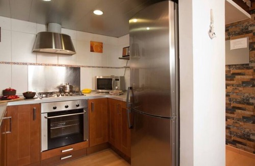 El Poble-sec Appartement | Ideal Acomodis Duplex apartment, steps from Las Ramblas!