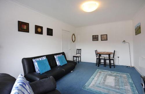 Leith Appartement | Ideal Central Edinburgh location with free on-site private parking