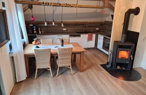 Helmeroth Copropriété | Ideal f. Families, eat-in kitchen, play corner, garden, terrace, animals, great nature