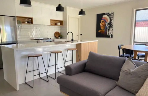 Mildura Maison | Ideal family holiday home or the perfect place for your bridal party!