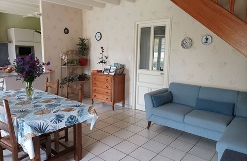 Saint-Hilaire-la-Palud Appartement | Idéal pour visite du marais et repos avec piscine, barque, vélos, parc