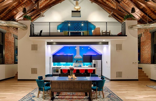 Whittier Autre | Luxueux, moderne Urban Sanctuary & Belle zone extérieure: 6bd / 7ba, 18 personnes