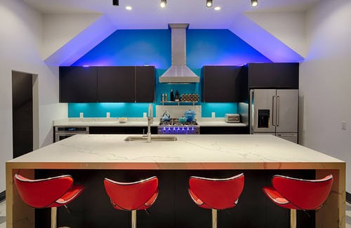 Whittier Autre | Luxueux, moderne Urban Sanctuary & Belle zone extérieure: 6bd / 7ba, 18 personnes