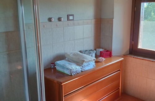 Roccalbegna Appartement | Ideal for those who love nature, spa, sea and mountains!Well located farmhouse!