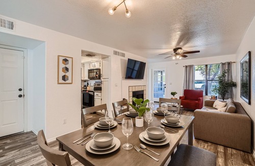 Tucson Appartement | Ideal FULL 2BR Apt H/h Pool, Gym & Mountain Views!