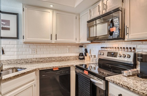 Tucson Appartement | Ideal FULL 2BR Apt H/h Pool, Gym & Mountain Views!