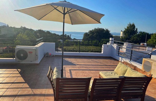 Plaka Villa | Retraite de vacances idéale offrant des vues sur la mer et la montagne