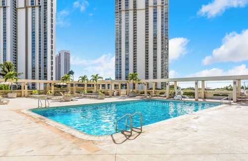 McCully - Moiliili Appartement | Ideal Location w/City Views - Ala Moana Hotel 2729