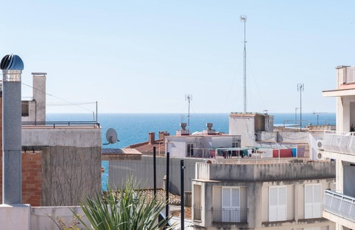 Sant Pol De Mar Appartement | Idéal long séjour: central, parking et piscine