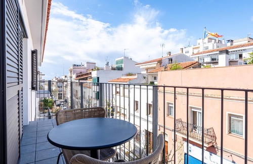 Sant Pol De Mar Appartement | Idéal long séjour: central, parking et piscine