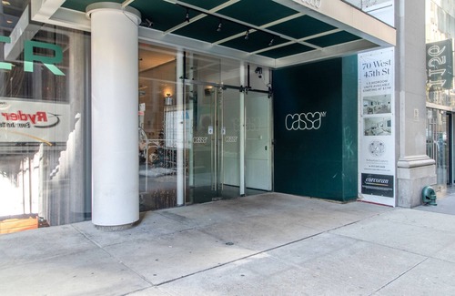 Central New York City Appartement | Ideal Midtown 2BR w/ Gym & W/D, nr Rockefeller Center, by Blueground