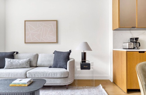 Sutton Place Appartement | Ideal Midtown East 2BR w/ Elevator, Doorman & Gym, near UN, by Blueground