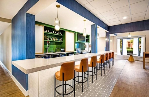 Eastwick Hôtel | Ideal Mix of Comfort and Value! Near African American Museum, Pet-Friendly