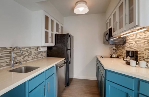 San Jose Hôtel | Ideal Mix of Comfort and Value! 2 Relaxing Units, Full Kitchen, Free Breakfast!