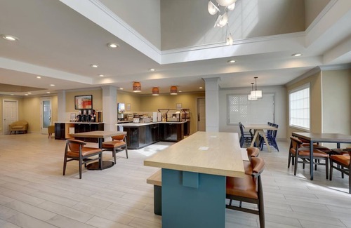 San Jose Hôtel | Ideal Mix of Comfort and Value! 2 Relaxing Units, Full Kitchen, Free Breakfast!