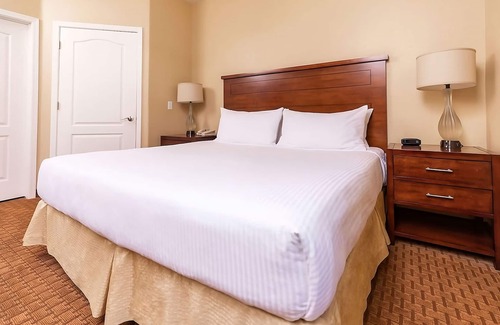 North Scottsdale Hôtel | Ideal Mix of Comfort and Value! Swimming Pool, Full Kitchen, Free Parking!
