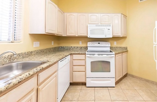 North Scottsdale Hôtel | Ideal Mix of Comfort and Value! Swimming Pool, Full Kitchen, Free Parking!