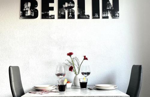 Tempelhof Appartement | "IDEAL42" - Berlin für Zwei - citynah, verkehrsgünstig, Supermarkt, flexibler Check-In