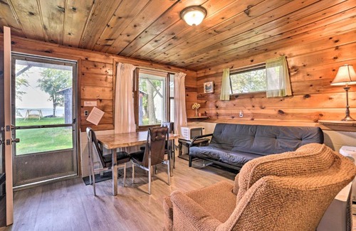 Houghton Lake Maison | Ideally Located Cabin with Direct Lake Access!