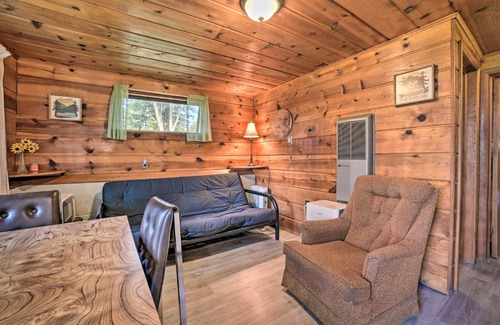 Houghton Lake Maison | Ideally Located Cabin with Direct Lake Access!