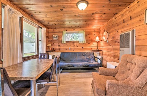 Houghton Lake Maison | Ideally Located Cabin with Direct Lake Access!