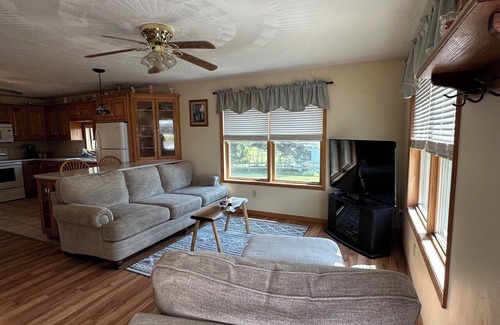 Brookfield Maison | Idlic home in an amazing setting, close to Hamilton, Clinton and Cooperstown.