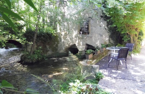 Sainte-Colombe-sur-lHers Maison | Idyllic water-by well equipped studio in Cathar area, private long natural pool