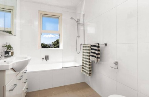 Rose Bay Appartement | Idyllic 2-Bed Retreat: Chic & cozy close to Bondi Beach