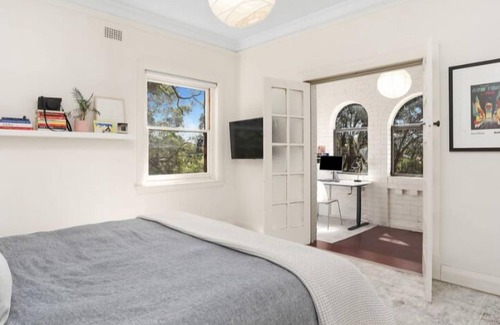 Rose Bay Appartement | Idyllic 2-Bed Retreat: Chic & cozy close to Bondi Beach