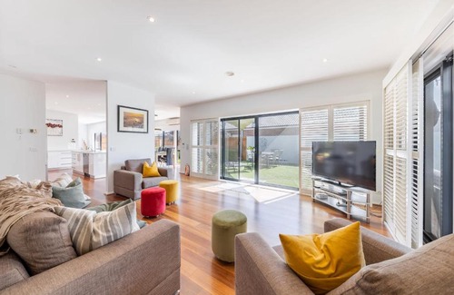 Torquay Maison | Idyllic 3BR Holiday Retreat Perfect for Families