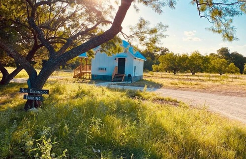 Camp Wood Maison | Idyllic 8 Acre Private River Front-Nomad Rio Escondido