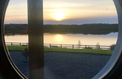 Whitegate Maison | Maison idyllique et unique sur le lac