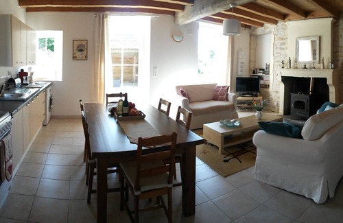 Lozay Cottage | Paradisiaque Gîte avec Superbe piscine chauffée