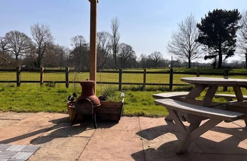 Westcott Maison | Idyllic Devon Haven: 3BR Bungalow by Moors/Beaches