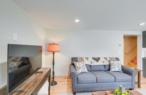 Franklin Maison | Idyllic Eastbrook Cabin Lake Access, Near Acadia!