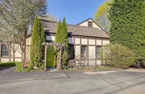 East Sandwich Cottage | Idyllic Escape w/ Deck in East Sandwich!