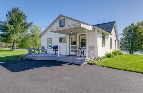 Wrightsville Cottage | NEW! Idyllic Retreat w/ Lake Views - Near Marina!
