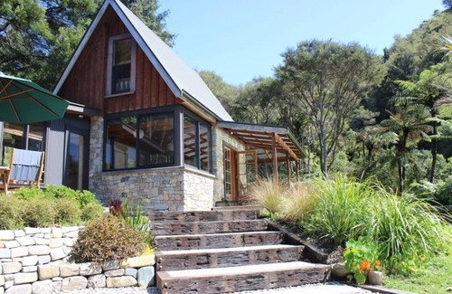 Parapara Cottage | Retraite idyllique au bord d'une rivière