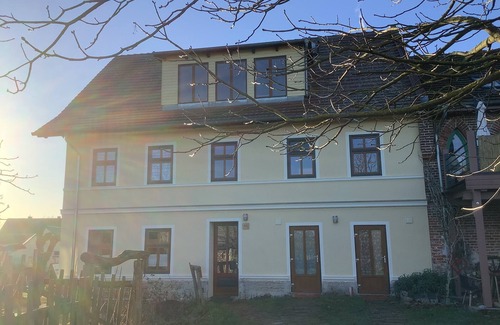 Liepe Appartement | Idyllic vacation apartment in the middle of nature, swimming pond, sauna, bird tours