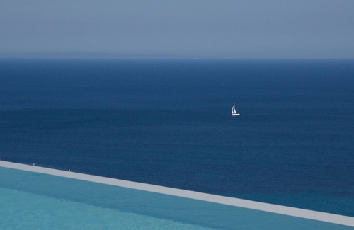 Skala Villa | Villa idyllique avec vue imprenable sur la mer et une piscine privée