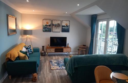 Callander Appartement | Idyllic Waterside Penthouse
