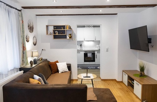 Langkampfen Appartement | Idyllically situated apartment, 800m to the ski bus