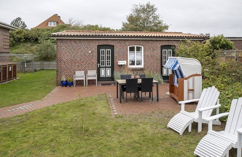 Langeoog Maison | Idyllisches Ferienhaus für bis zu 2 Personen an den Düne Unterhalb des Wassertur