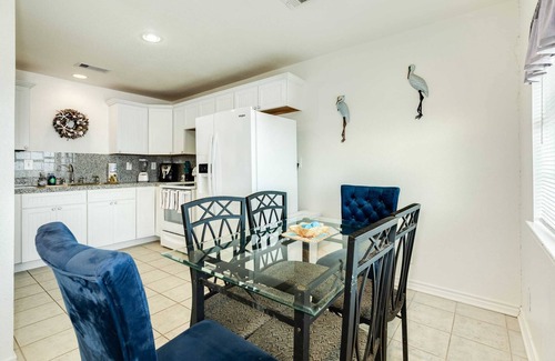 San Luis Maison | Direct Waterfront - Perfect for Dolphin Watching & Surf Sounds!