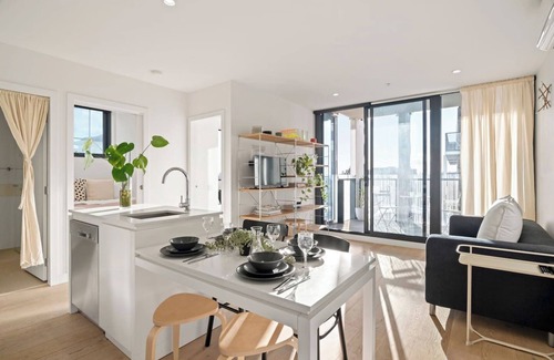 Melbourne Central Business District Appartement | Ikebana Skies CBD Fringe by Queen Victoria Market